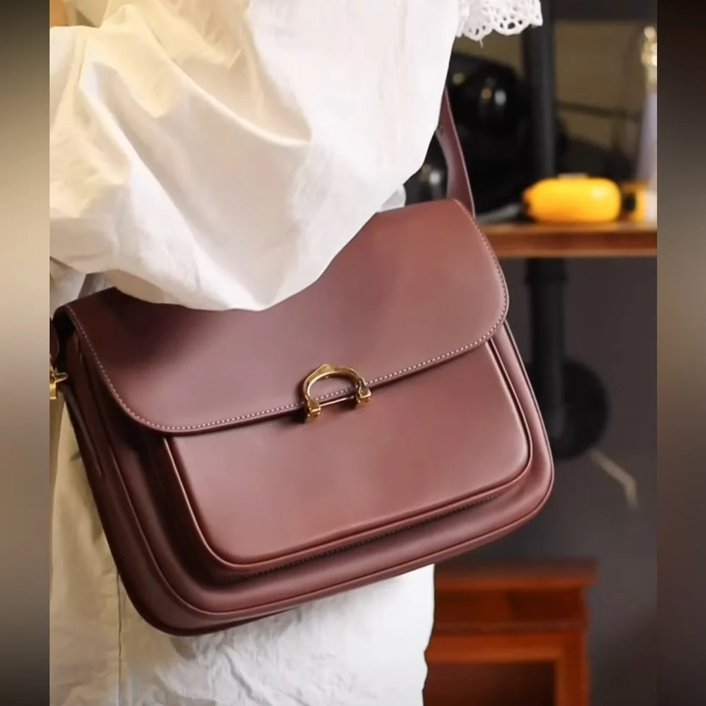 ショルダーバッグ Vintage Cartier Must Line Shoulder Bag Cartier Must Line Shoulder Bag Dark red Leather ref.1452735 - Joli